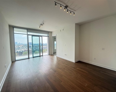 3300 Main St - Photo Thumbnail 2