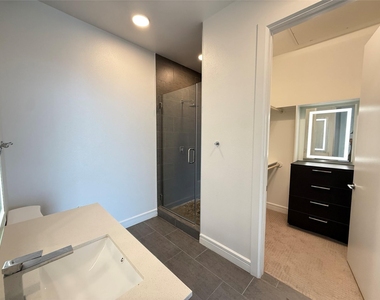 3300 Main St - Photo Thumbnail 6