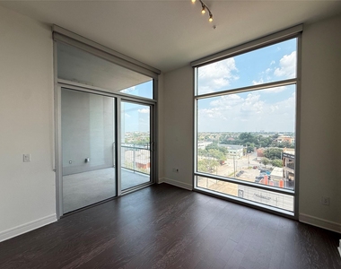 3300 Main St - Photo Thumbnail 3