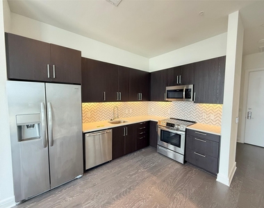 3300 Main St - Photo Thumbnail 1