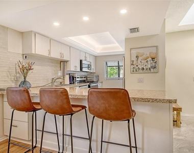 3269 Cross Creek Drive - Photo Thumbnail 9
