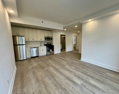 45 West 81st Street - Photo Thumbnail 2