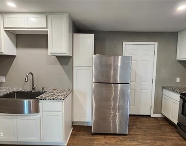 1800 Kirkpatrick Lane - Photo Thumbnail 7
