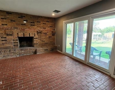 1800 Kirkpatrick Lane - Photo Thumbnail 8