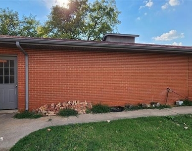 1800 Kirkpatrick Lane - Photo Thumbnail 2