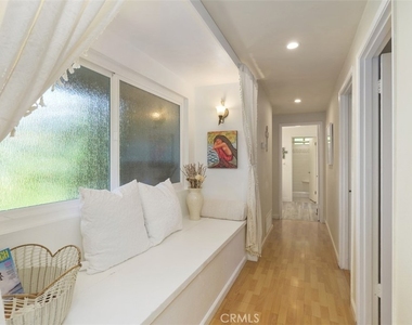 3068 Zell Drive - Photo Thumbnail 17