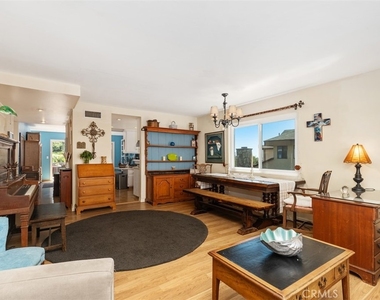 3068 Zell Drive - Photo Thumbnail 6