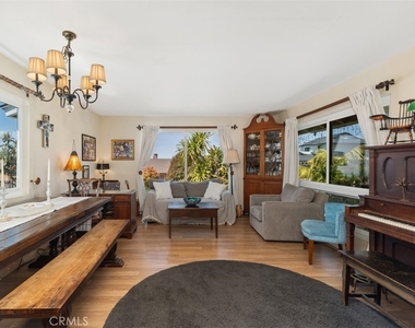 3068 Zell Drive - Photo Thumbnail 9
