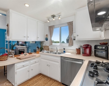 3068 Zell Drive - Photo Thumbnail 13