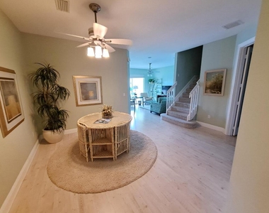 204 Shelley Lane - Photo Thumbnail 5