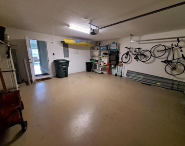 204 Shelley Lane - Photo Thumbnail 35