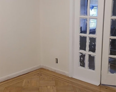 8825 Lyman Street - Photo Thumbnail 5