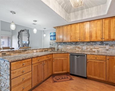 287 Venture Blvd - Photo Thumbnail 4