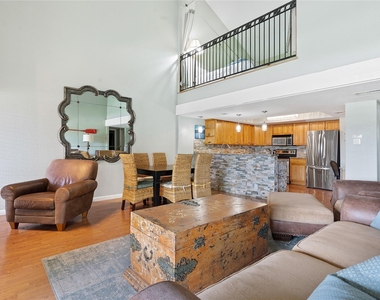 287 Venture Blvd - Photo Thumbnail 8