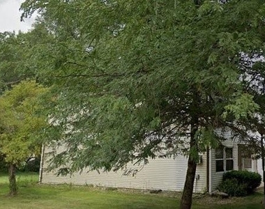 1405 Bayberry Ct - Photo Thumbnail 8