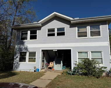 1405 Bayberry Ct - Photo Thumbnail 5
