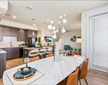 7204 Town Center Boulevard - Photo Thumbnail 4