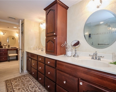 5550 Heron Point Drive - Photo Thumbnail 25