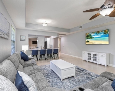 7837 Hawthorne Drive - Photo Thumbnail 4