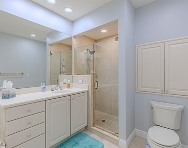 7837 Hawthorne Drive - Photo Thumbnail 16