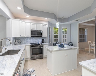 7837 Hawthorne Drive - Photo Thumbnail 8