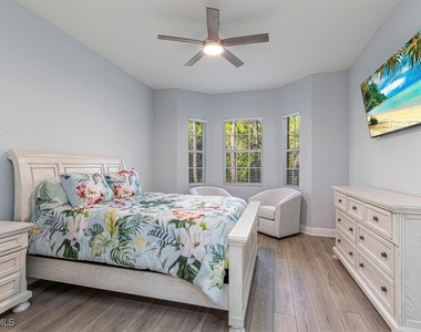 7837 Hawthorne Drive - Photo Thumbnail 12
