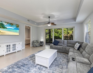 7837 Hawthorne Drive - Photo Thumbnail 5