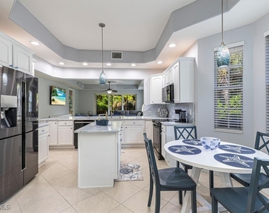 7837 Hawthorne Drive - Photo Thumbnail 9