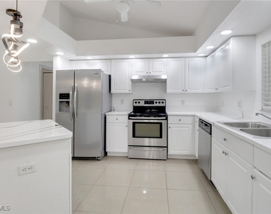 765 Aprile Avenue S - Photo Thumbnail 8