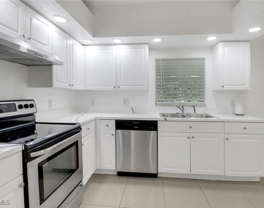 765 Aprile Avenue S - Photo Thumbnail 6