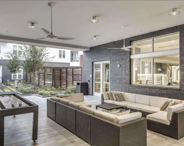 2525 Citywest Boulevard - Photo Thumbnail 4