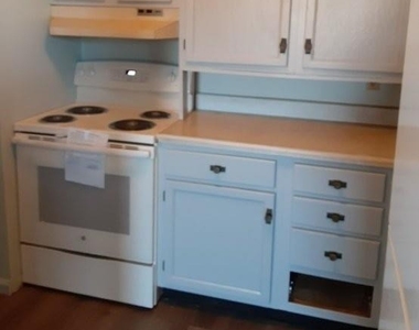 2601 Upchurch St - Photo Thumbnail 5