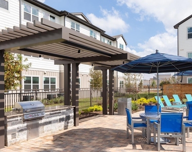 2525 Citywest Boulevard - Photo Thumbnail 1
