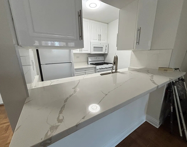  East 71st Street - Photo Thumbnail 3