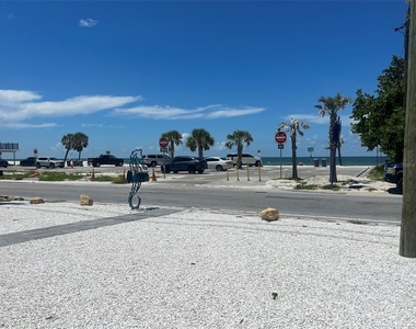 5 82nd Avenue - Photo Thumbnail 7