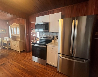 5 82nd Avenue - Photo Thumbnail 13