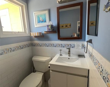 5 82nd Avenue - Photo Thumbnail 2