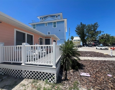 5 82nd Avenue - Photo Thumbnail 6