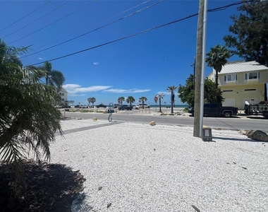 5 82nd Avenue - Photo Thumbnail 5
