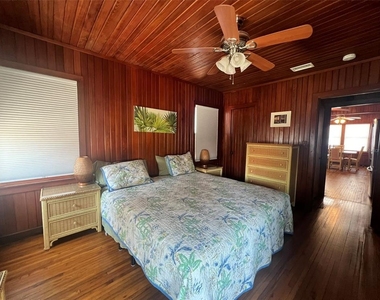 5 82nd Avenue - Photo Thumbnail 25
