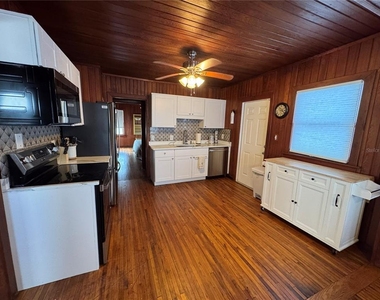 5 82nd Avenue - Photo Thumbnail 18