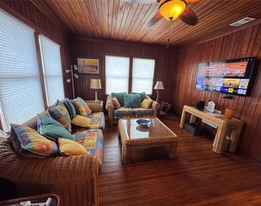 5 82nd Avenue - Photo Thumbnail 11