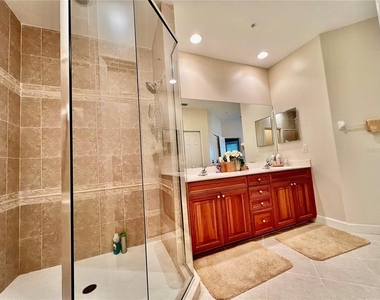 3304 Sunset Key Circle - Photo Thumbnail 20