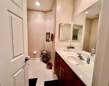 3304 Sunset Key Circle - Photo Thumbnail 24