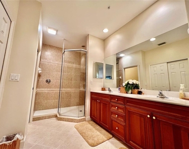 3304 Sunset Key Circle - Photo Thumbnail 21