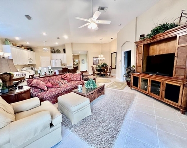 3304 Sunset Key Circle - Photo Thumbnail 12