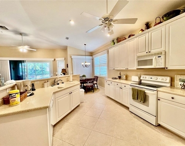 3304 Sunset Key Circle - Photo Thumbnail 9