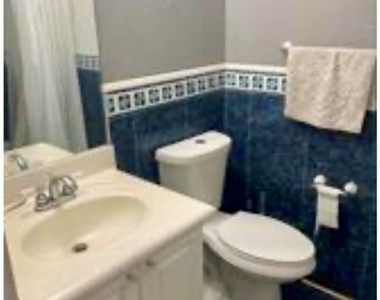 872 Nw 130th Avenue - Photo Thumbnail 1