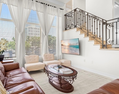514 N Birch Road - Photo Thumbnail 9
