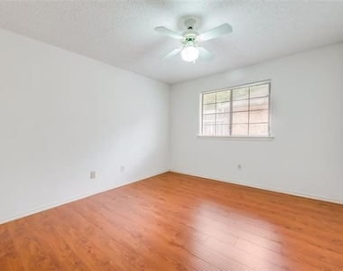 2929 Big Oaks Drive - Photo Thumbnail 15